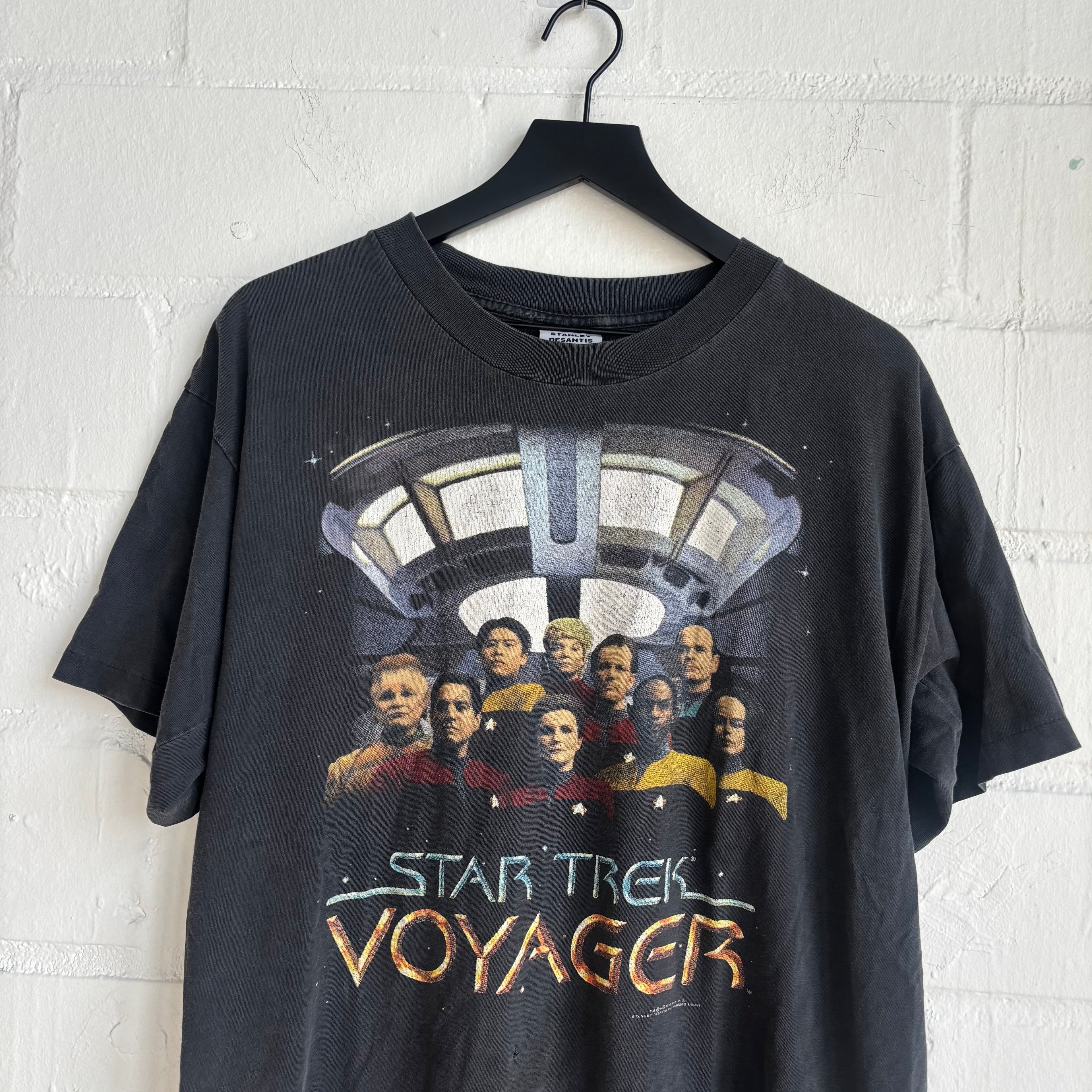 Vintage 95’ Star Trek Voyager Tee
